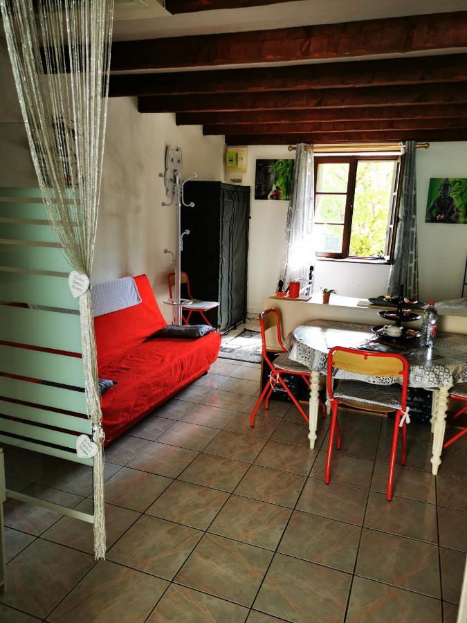 Вилла Studio Tres Agreable Totalement Independant Dans Maison Avec Cour Sans Vis A Vis Виттель Экстерьер фото