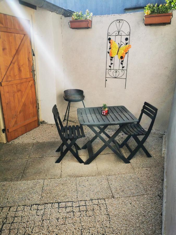 Вилла Studio Tres Agreable Totalement Independant Dans Maison Avec Cour Sans Vis A Vis Виттель Экстерьер фото