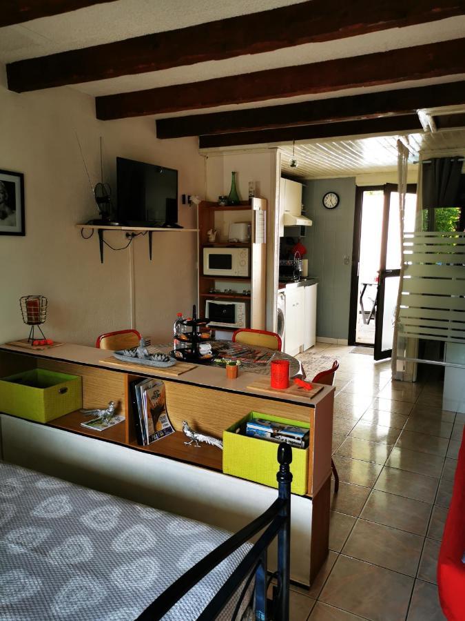 Вилла Studio Tres Agreable Totalement Independant Dans Maison Avec Cour Sans Vis A Vis Виттель Экстерьер фото